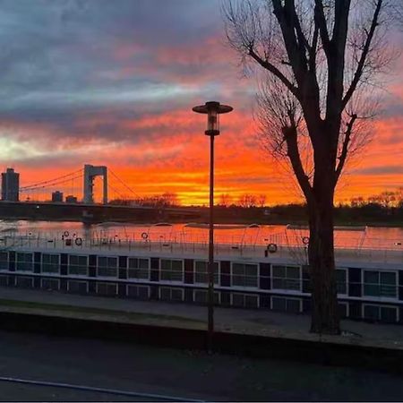 Zimmer In Koeln Extérieur photo